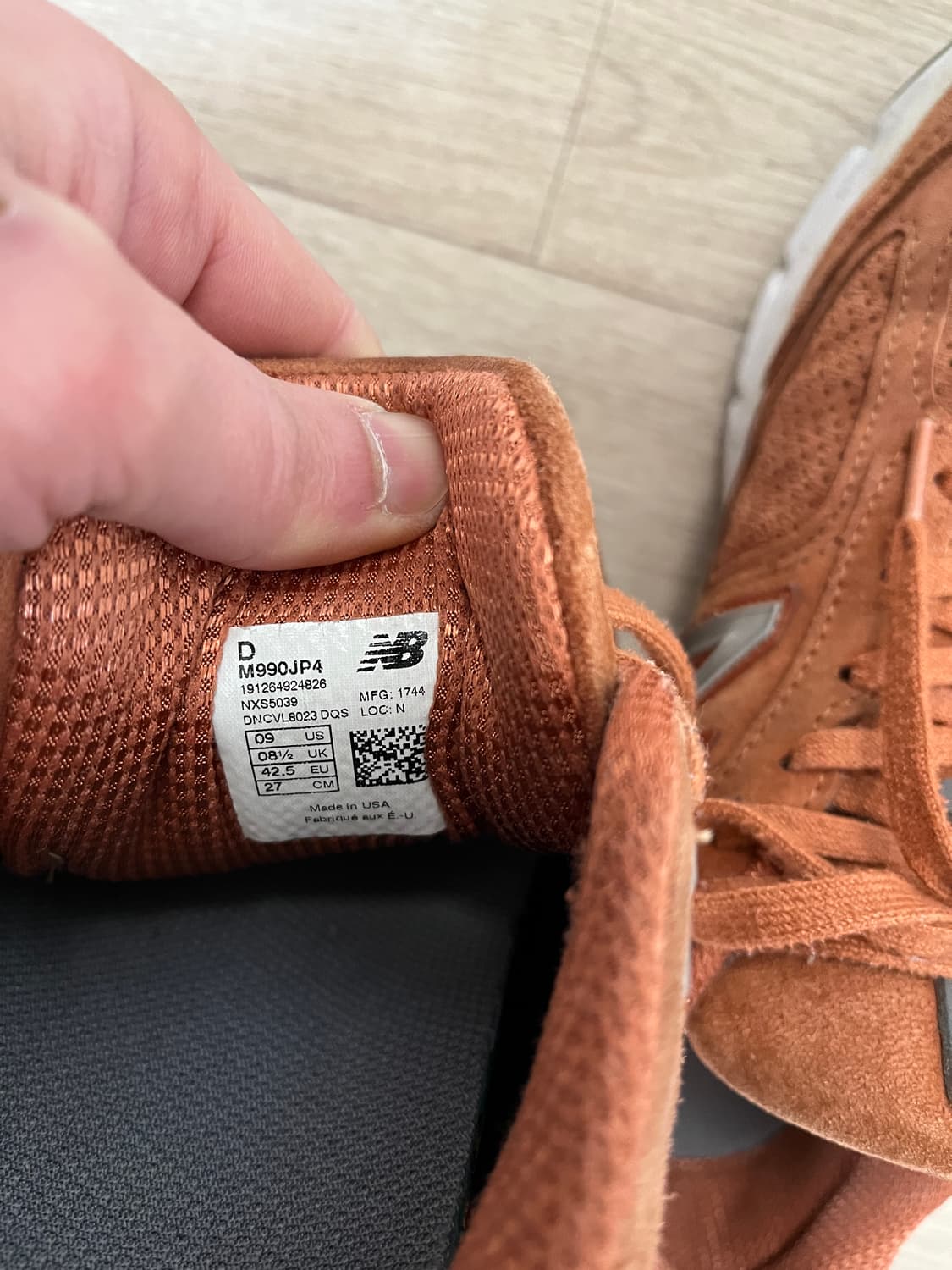 뉴발란스 990v4 270 상품이미지3