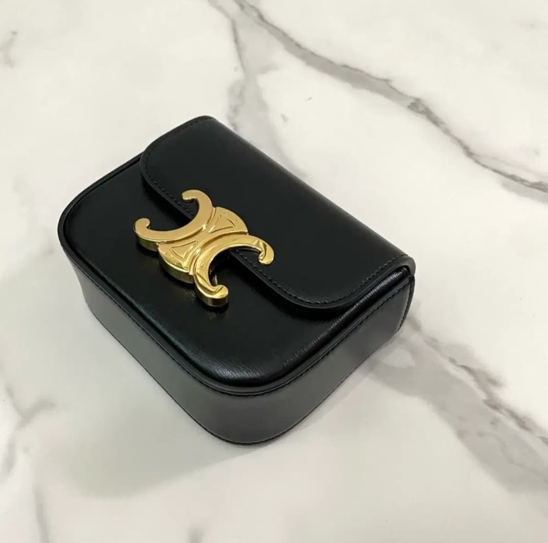 거의새것 셀린느 미니 클로드 샤이니 카프스킨 블랙 여성 가방 상품이미지2