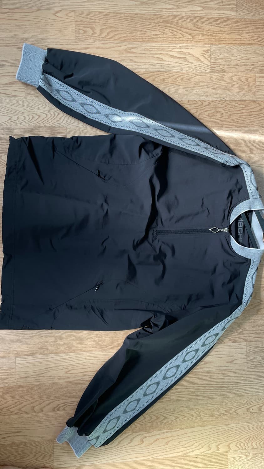 RHOMBUS HALF ZIP TRACK TOP_BLACK 상품이미지2