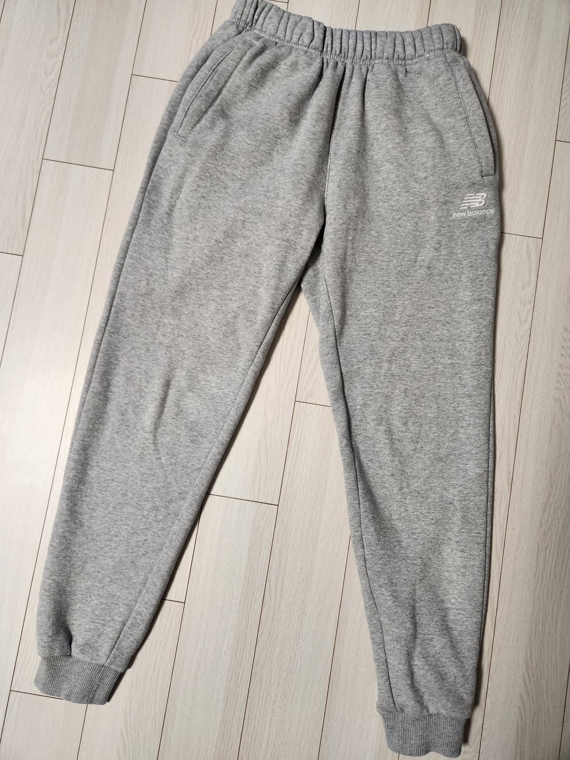 뉴발란스 기모 여성 트레이닝 조거 팬츠 사이즈70(xs)

전체적으로 사 상품이미지1