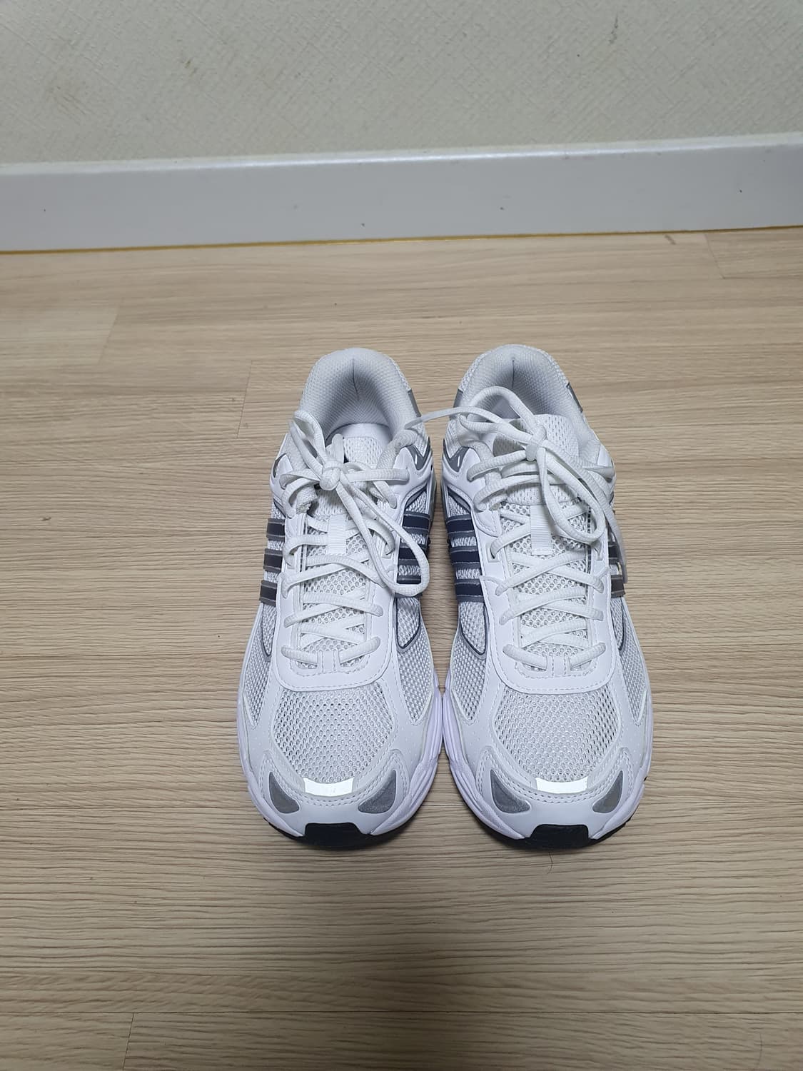 아디다스 리스폰스 CL 운동화 275 상품이미지3