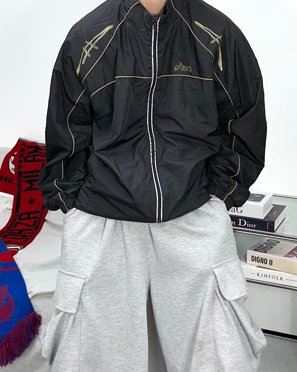 아식스 00s 블랙 골드 바람막이 110 상품이미지1