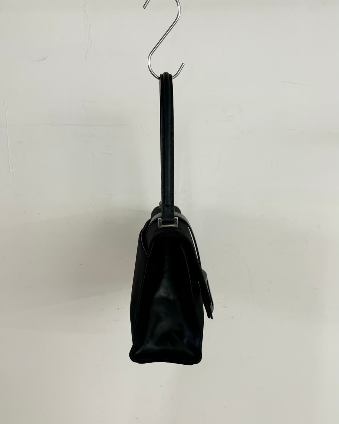 페레가모 블랙 캔버스 바라 숄더백 상품이미지3