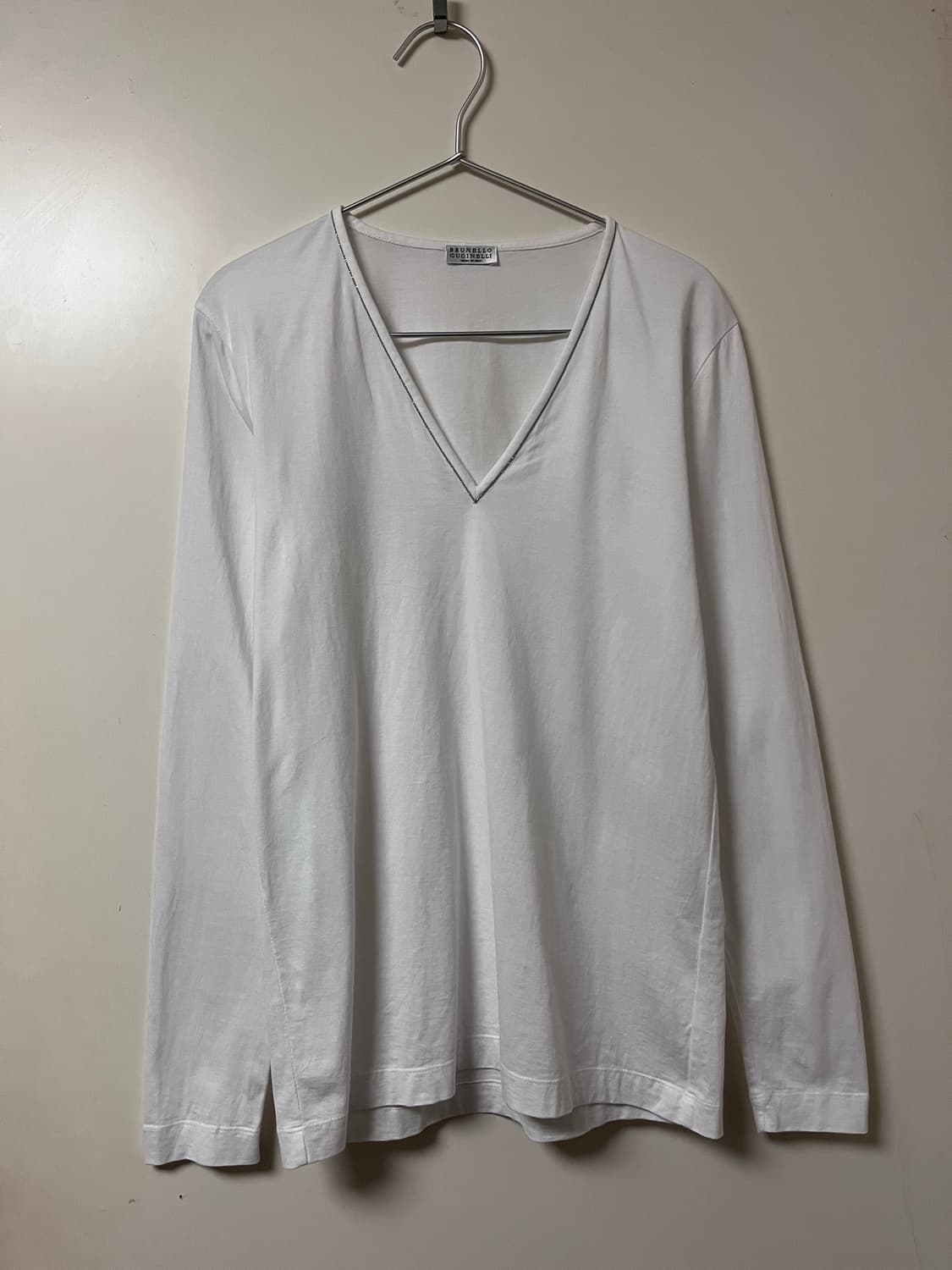 브루넬로 쿠치넬리 브이넥 티셔츠 상품이미지1