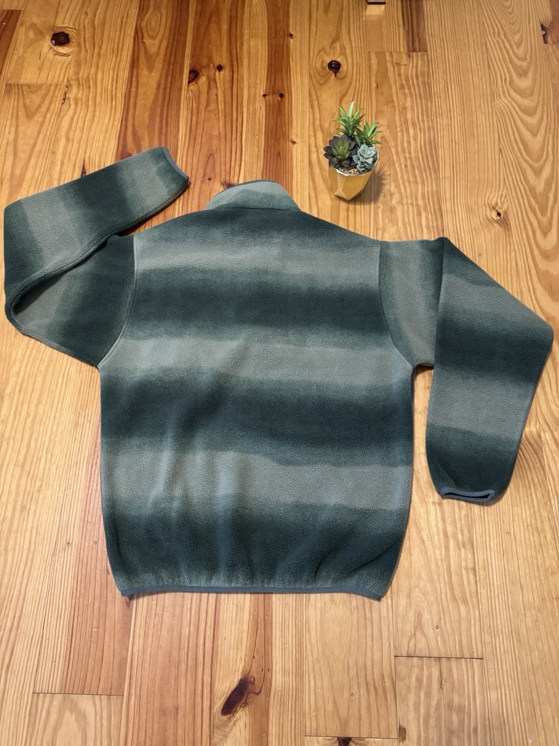 15FW 파타고니아 신칠라 스냅-티 플리스 그린 스트라이프 상품이미지5