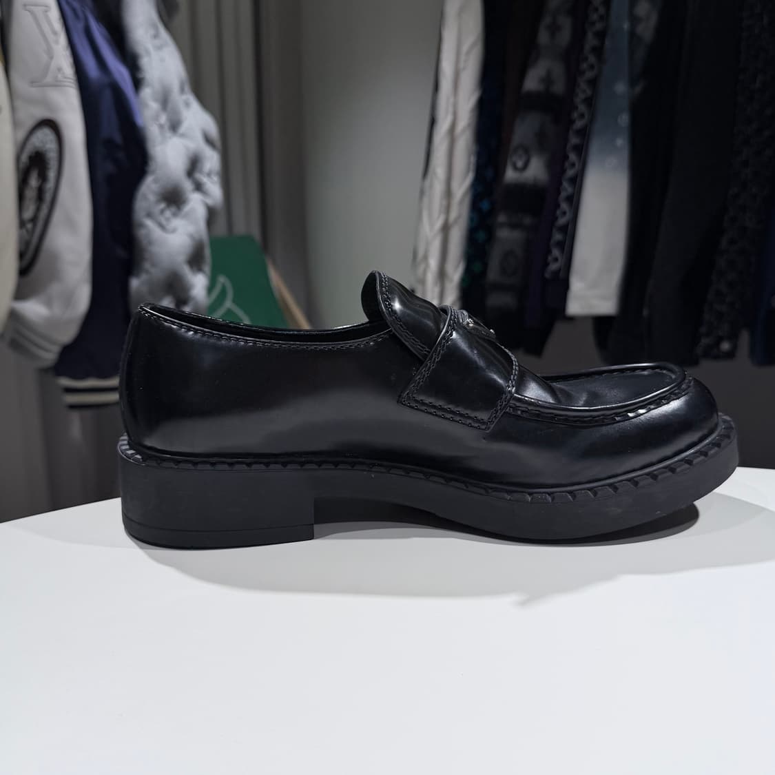 (A/9) / 프라다 초콜릿 브러시드 레더 가죽 로퍼 블랙 상품이미지5