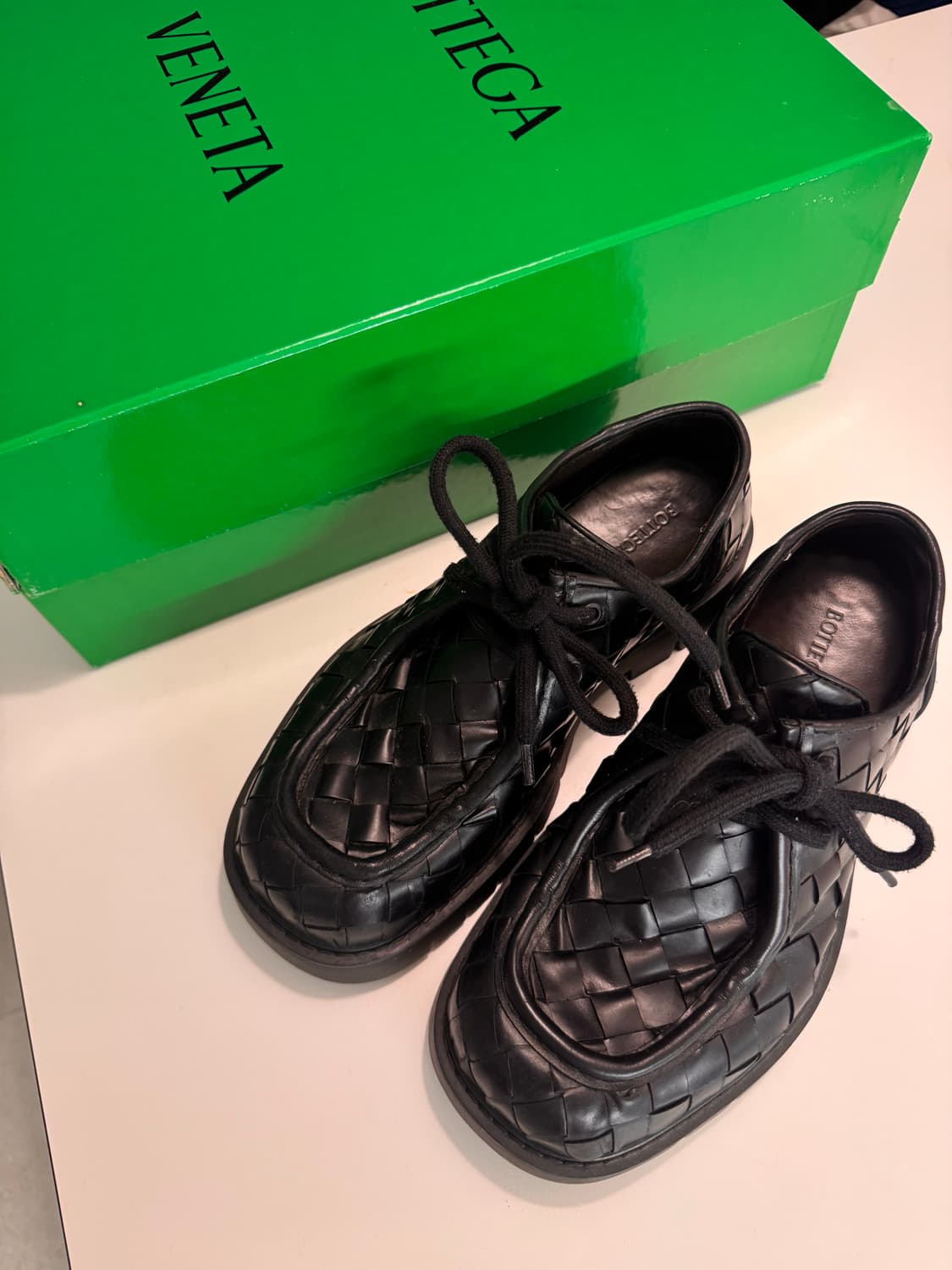 보테가베네타 헤드독 슈레이스 슈즈 블랙 40사이즈 팝니다  상품이미지1
