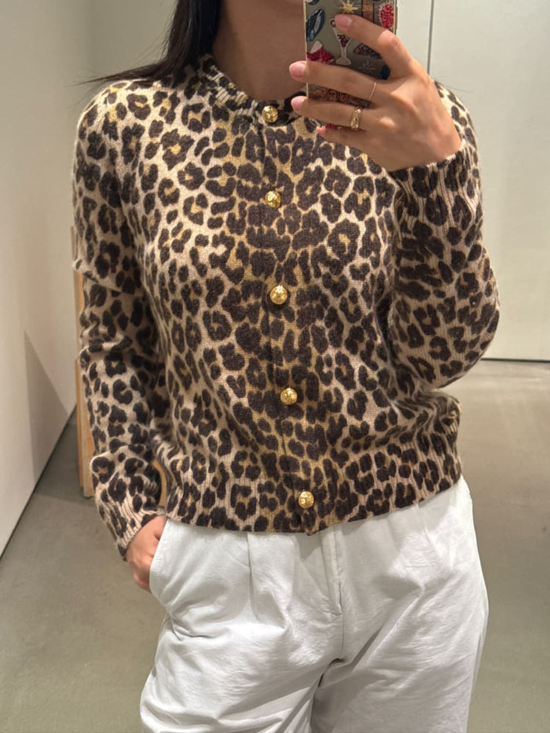 [수지님 착용] 셀린느 24fw 캐시미어 레오파드 가디건 상품이미지4