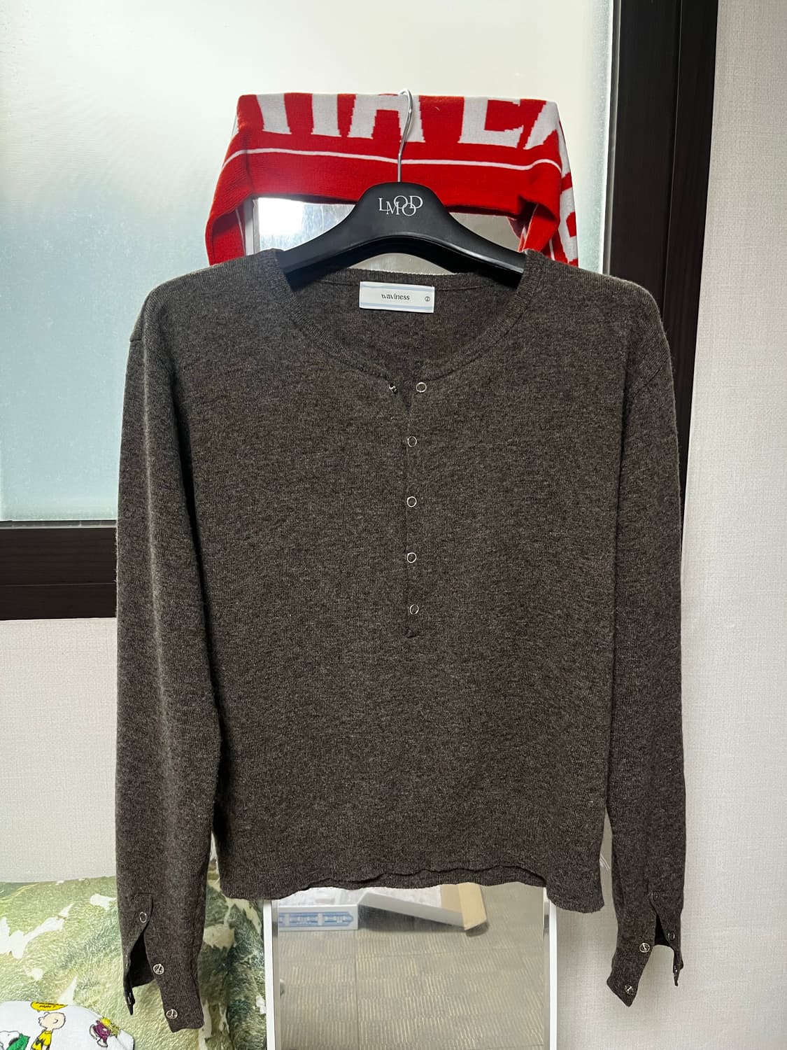 웨이비니스 로우 타이드 헨리넥 니트 브라운2 상품이미지3