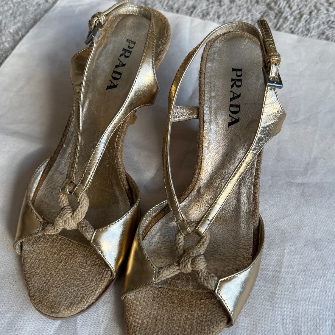 프라다 골드 슬링백 웨지힐 샌들 상품이미지2