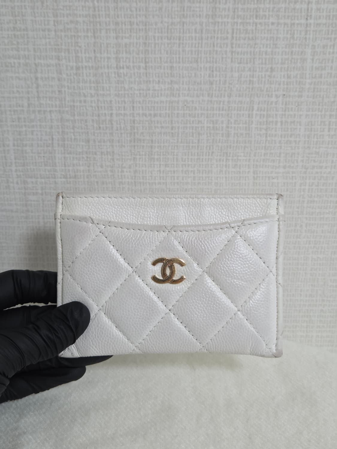 샤넬 클래식 캐비어 카드지갑 화이트 금장 상품이미지3