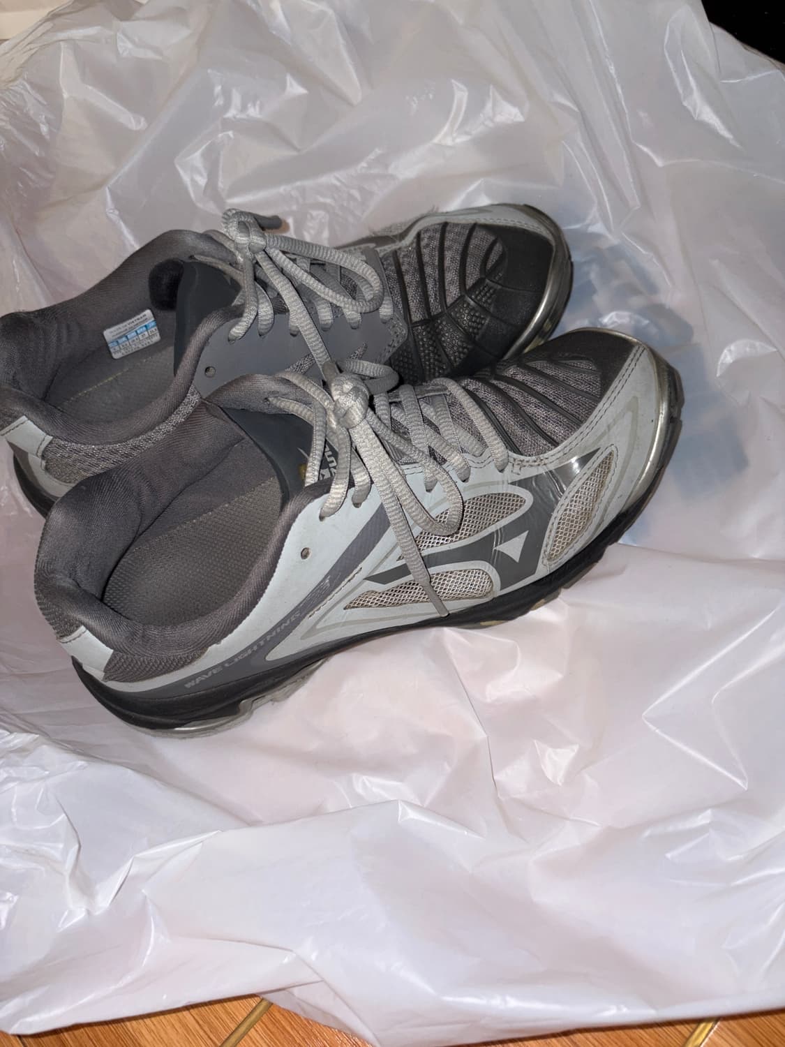  미즈노 웨이브 라이트닝 z3 상품이미지3