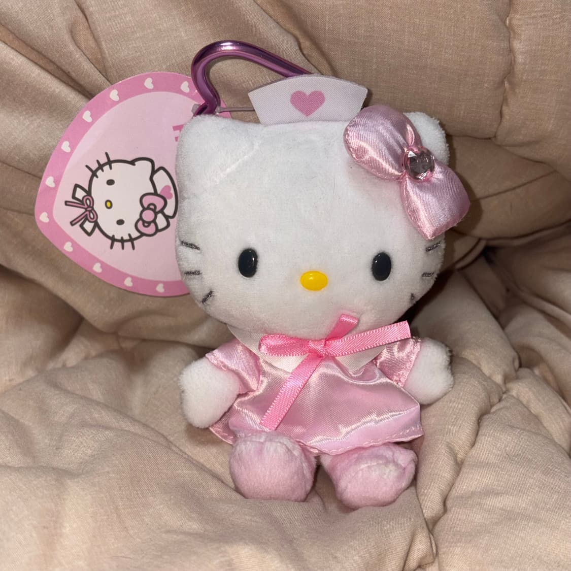 산리오 헬로키티 90s 시리즈 2탄 간호사 마스코트 키링 상품이미지1