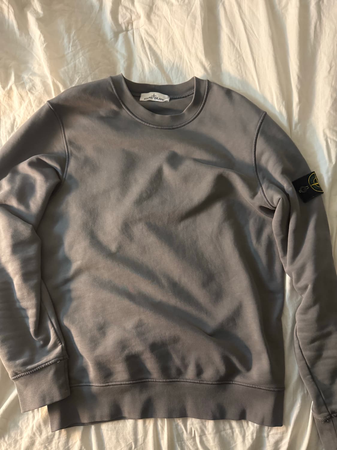 스톤아일랜드 맨투맨 다크그레이 상태좋음 상품이미지1