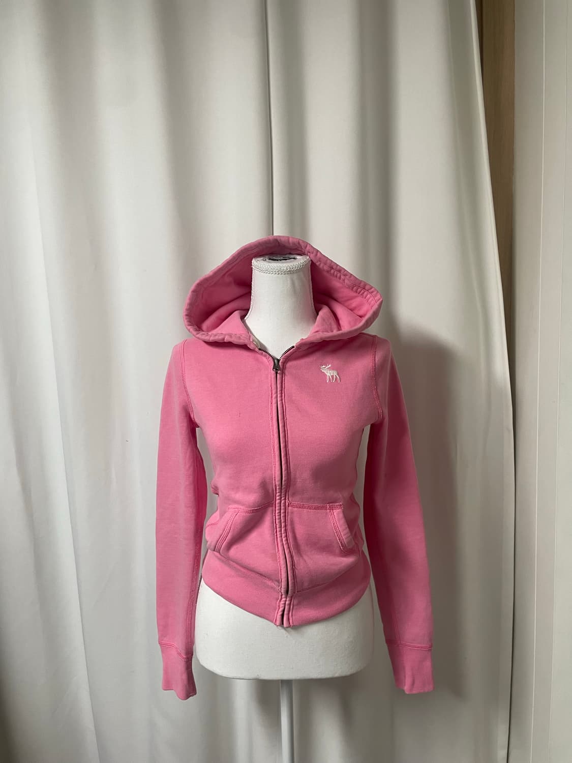 유일매물)아베크롬비 핑크 딱붙 후드집업 상품이미지3