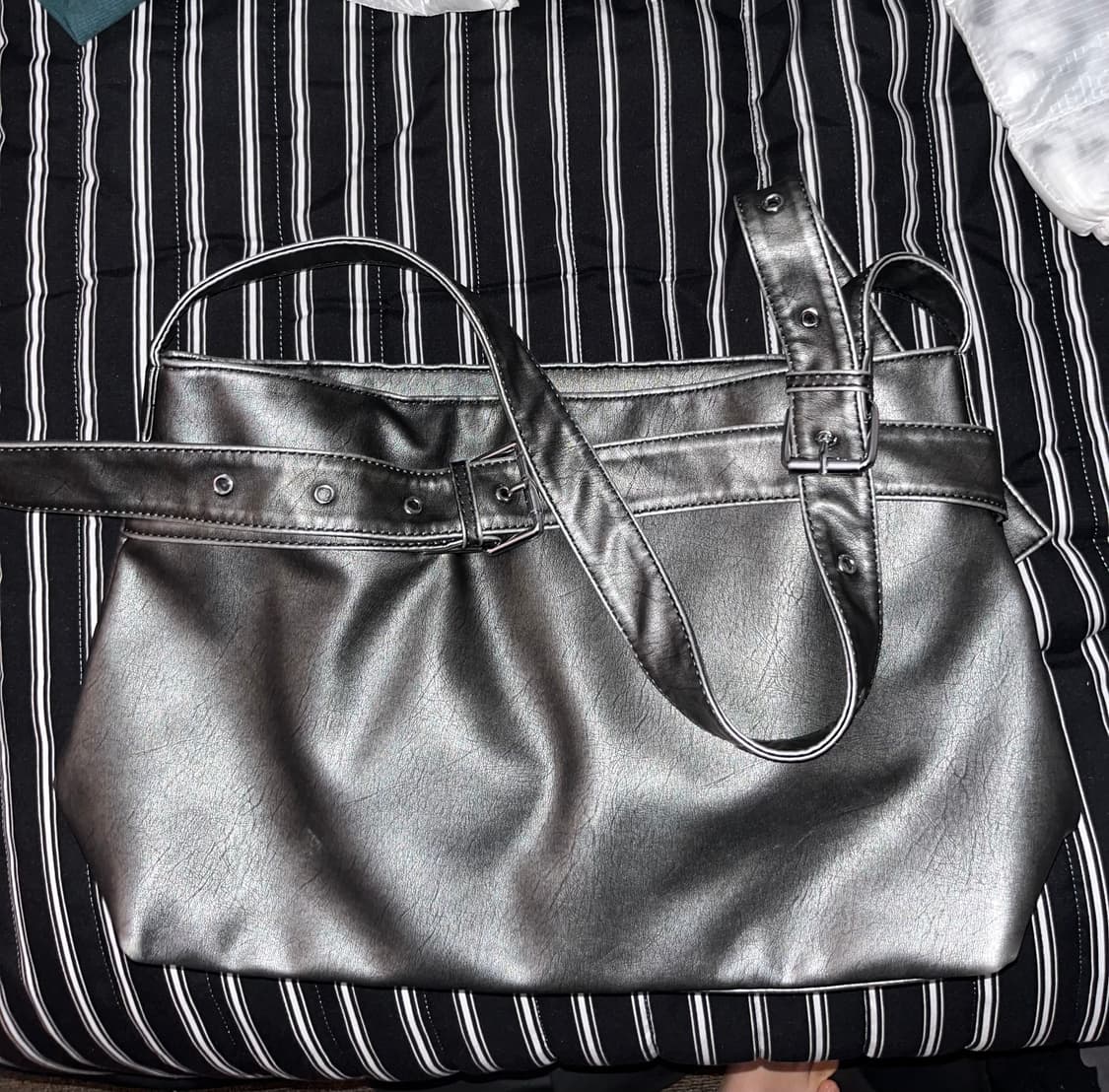 블랙업 숄더백 상품이미지1