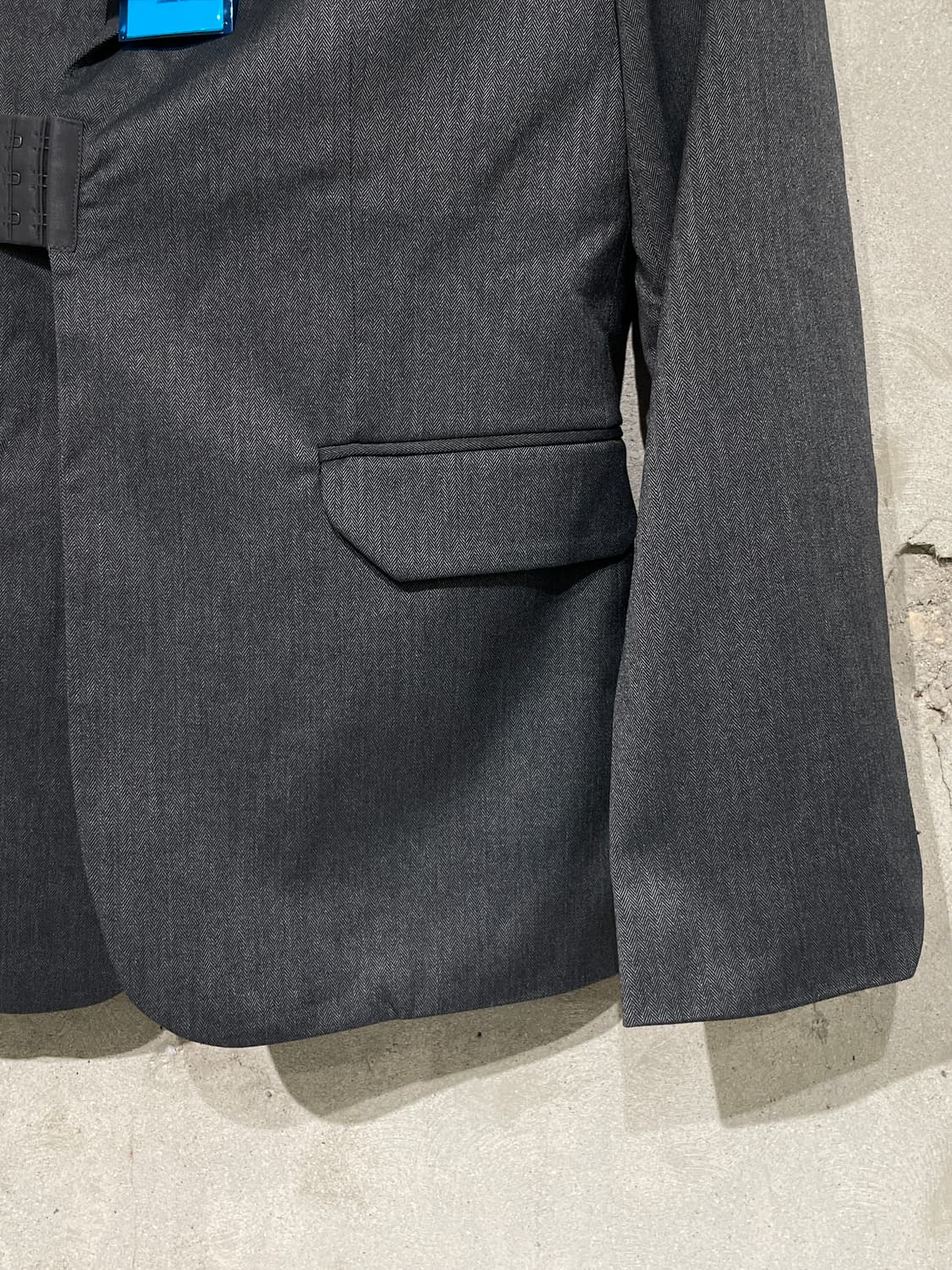 아더에러 21S/S 차콜 후크 플랩포켓 블레이저 상품이미지5