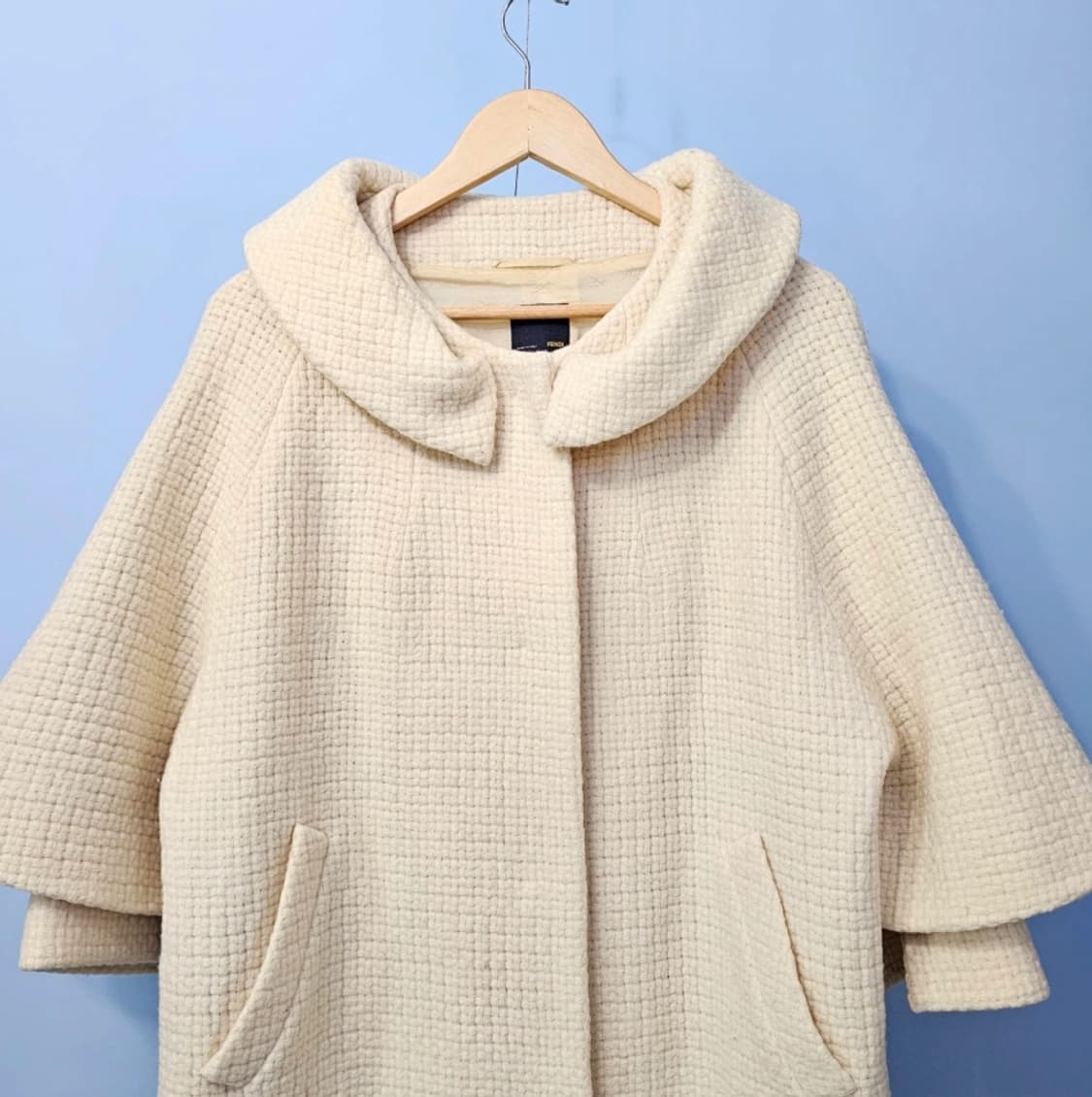 펜디 아이보리 코트 정품 42사이즈 상품이미지1