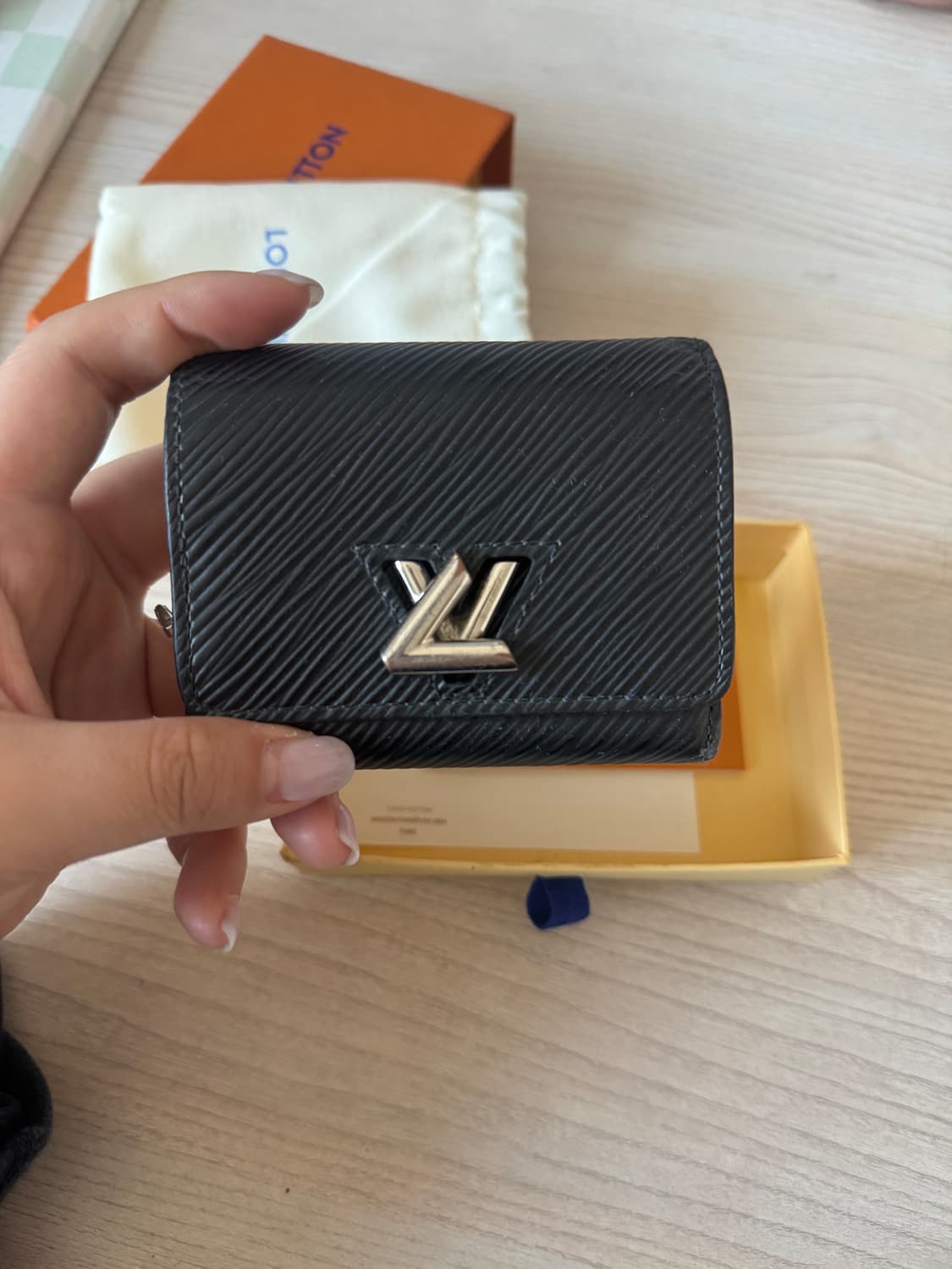 루이비통 에피 지갑 상품이미지2