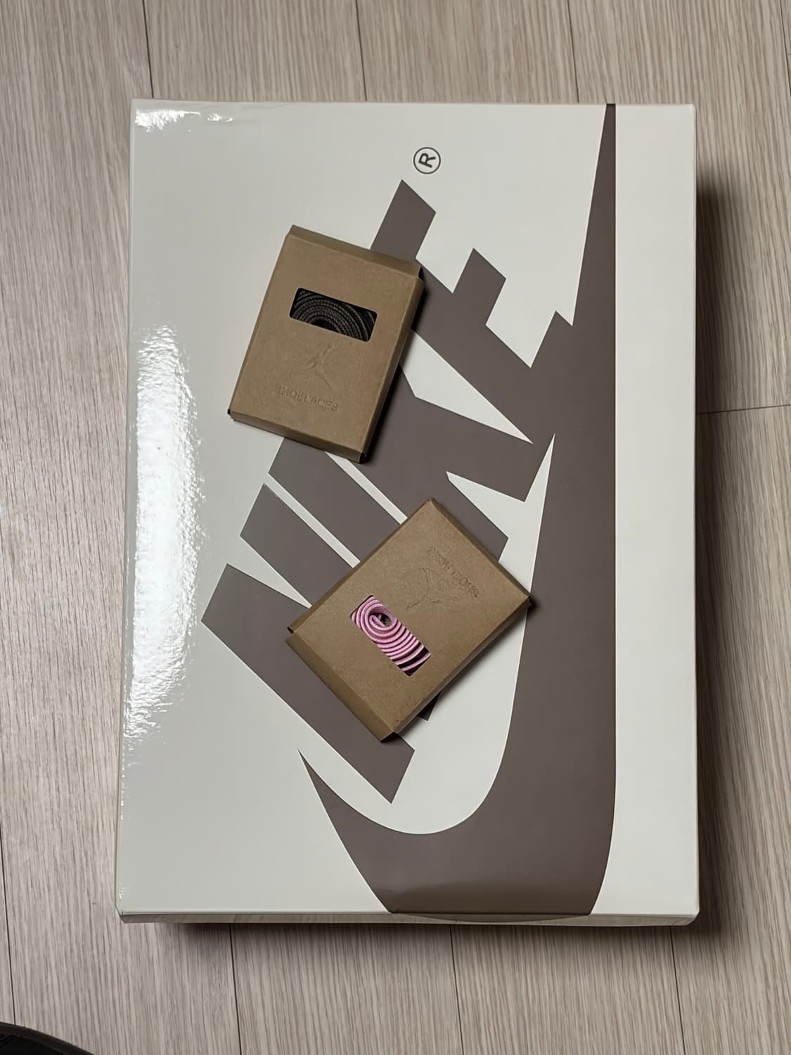 270 조던1 트래비스 스캇 벨벳 상품이미지2