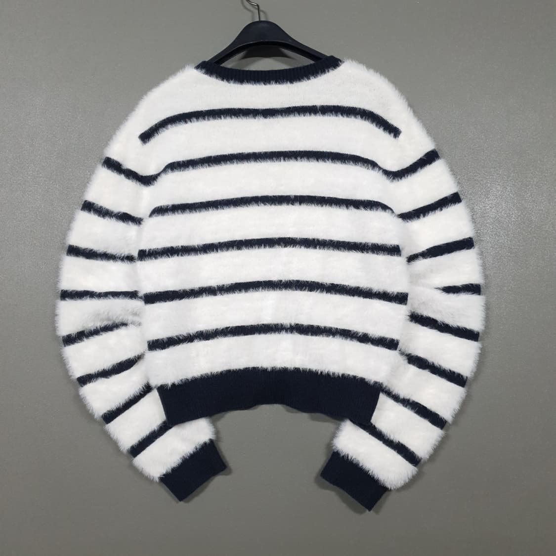 여성 85 (S) 에잇세컨즈 스트라이프 헤어리 니트 버튼 가디건 크롭핏 상품이미지9