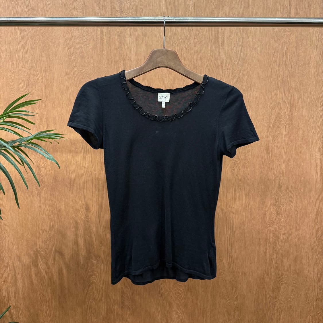 아르마니 콜레지오니 비즈 스캘럽 넥 반팔 니트 실크 블랜드 블랙 상품이미지1