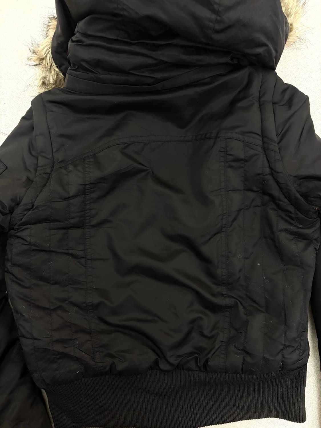 블랙 숏 투웨이 퍼 패딩 상품이미지9