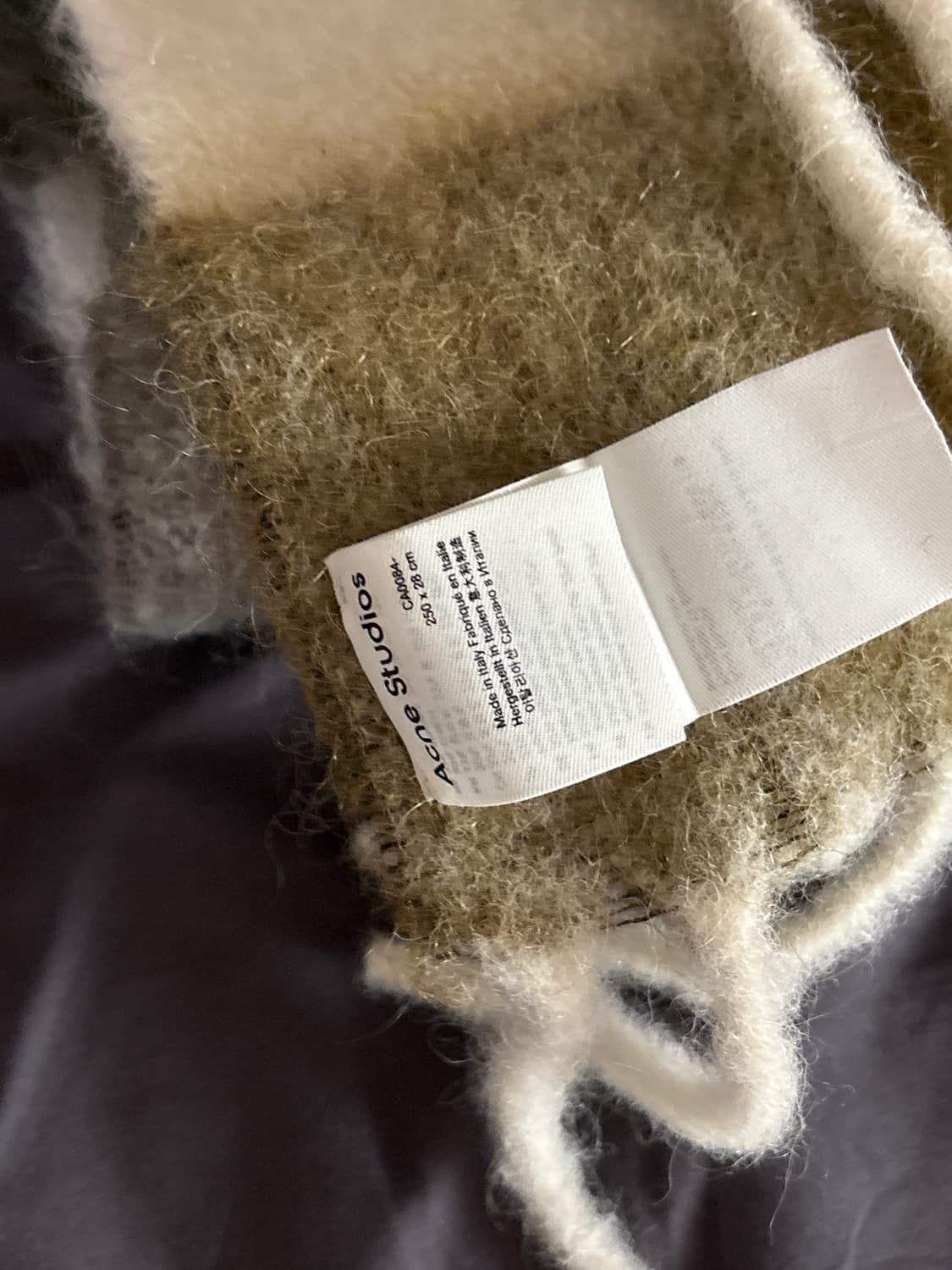 아크네스튜디오 머플러 상품이미지3