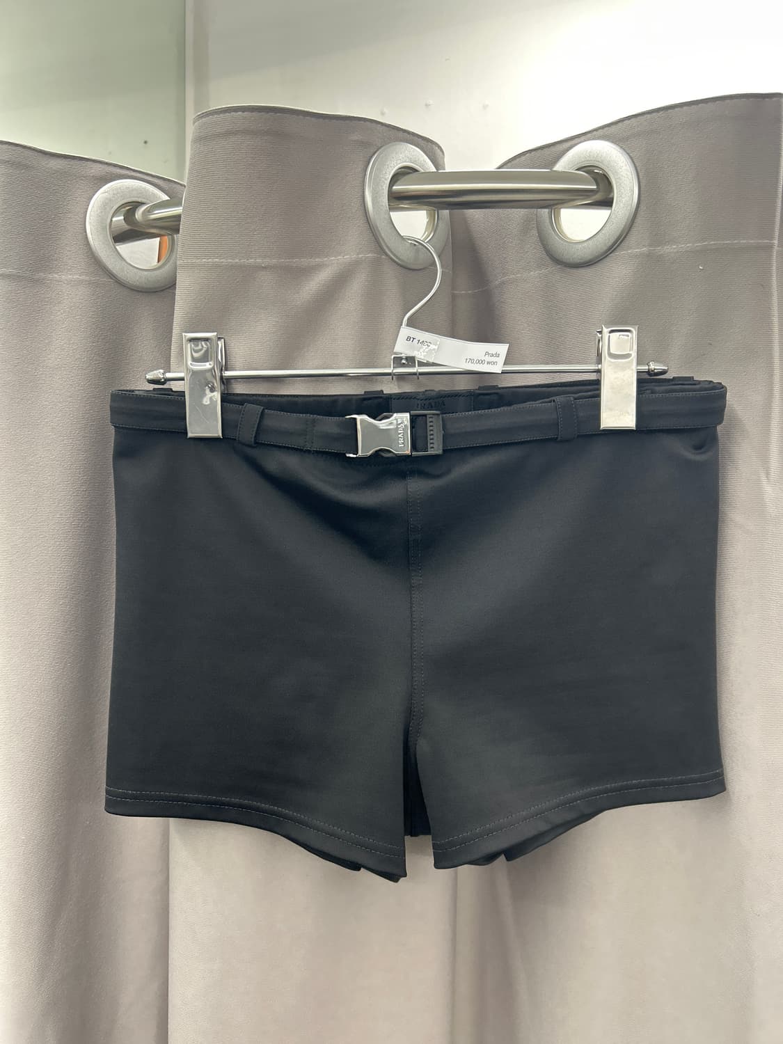 프라다 나일론 벨크로 쇼츠 상품이미지3