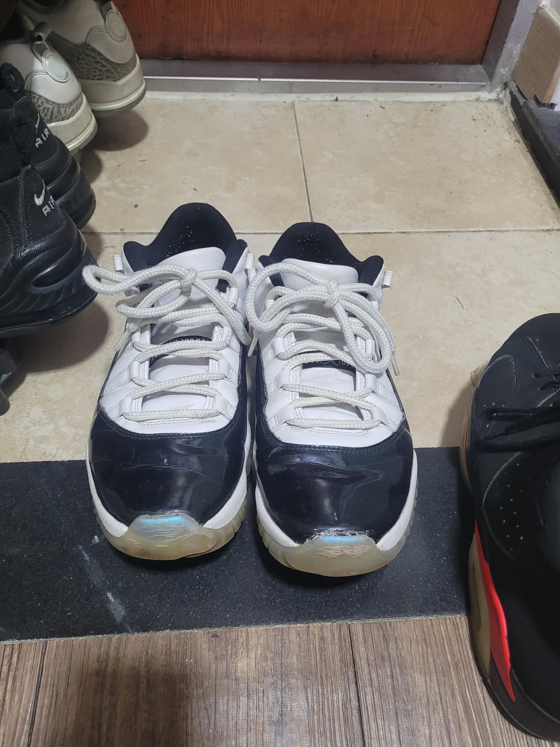 조던11 레트로 로우 이리디센트 상품이미지4