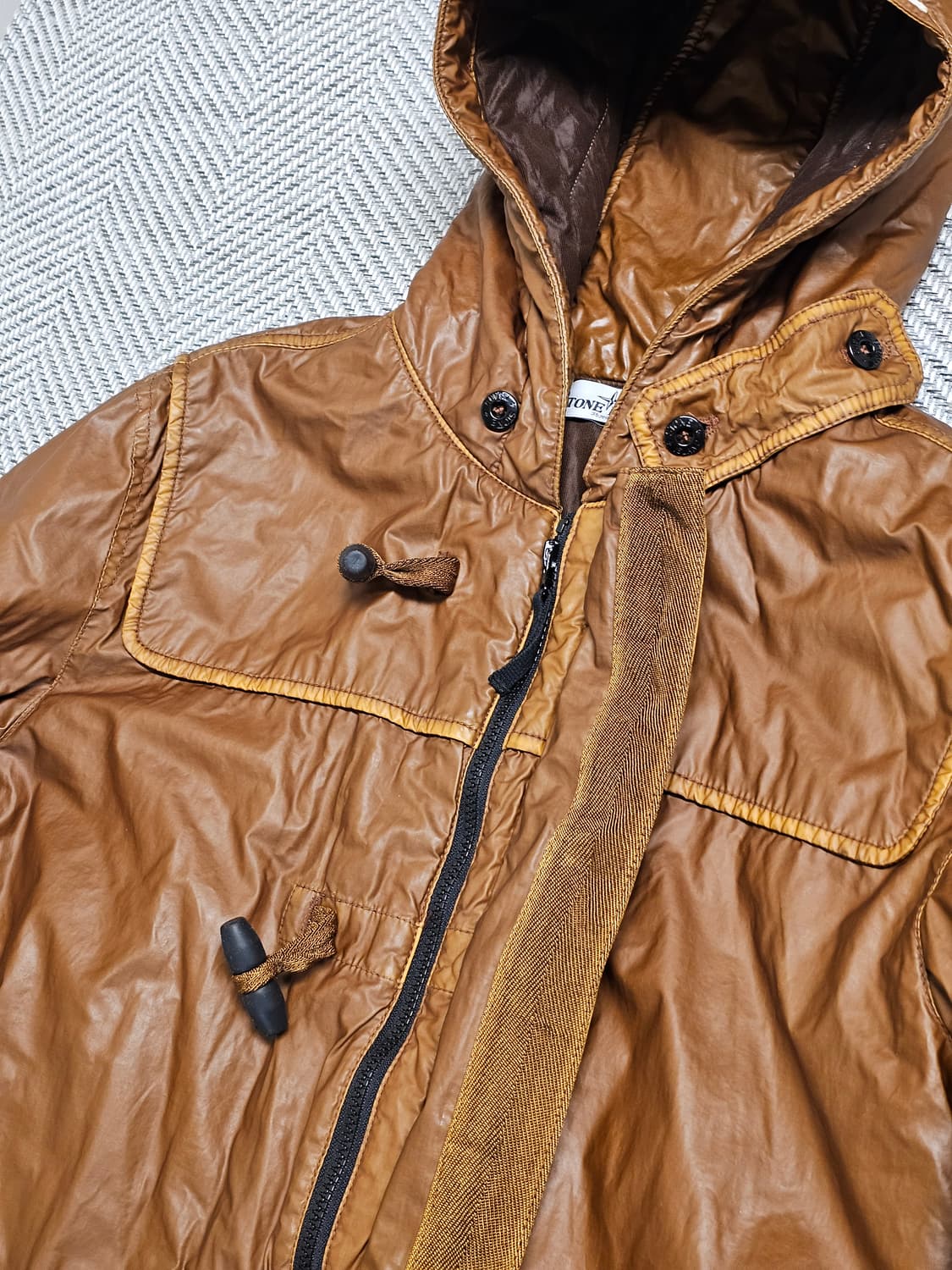 스톤아일랜드 30주년 무솔라고마타 후드 자켓 상품이미지3