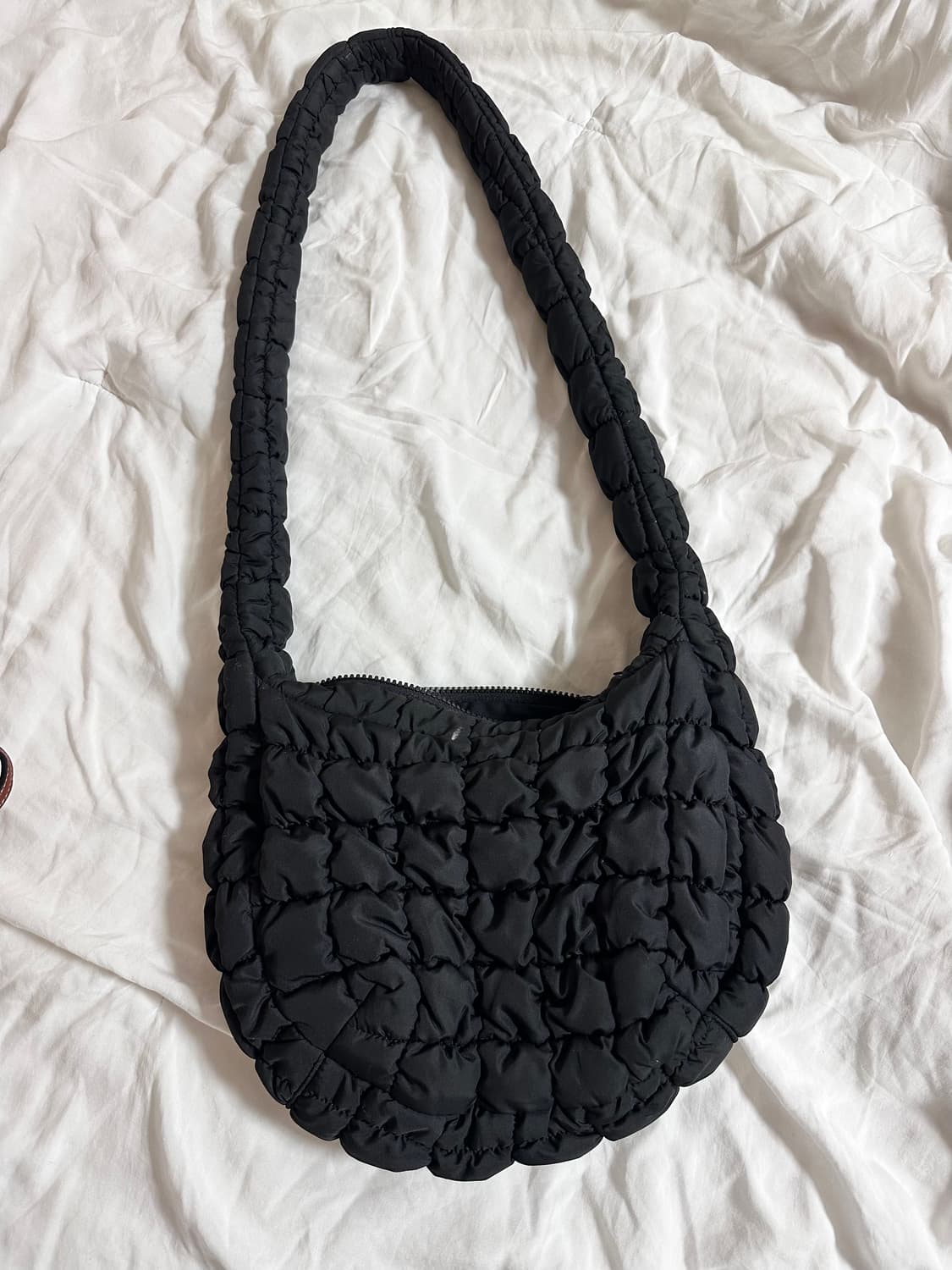 COS 코스 퀼티드 메신저백 블랙 상품이미지2