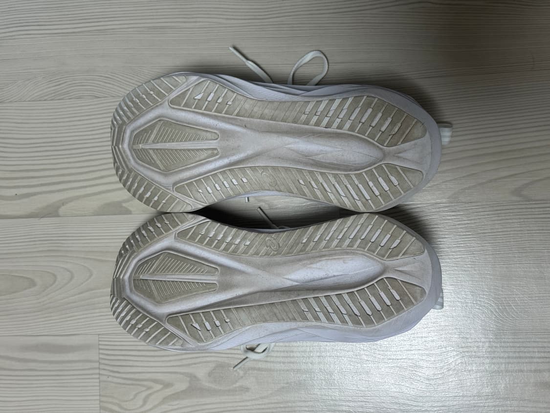 [270] 노바블라스트5 화이트 러닝화 상품이미지5