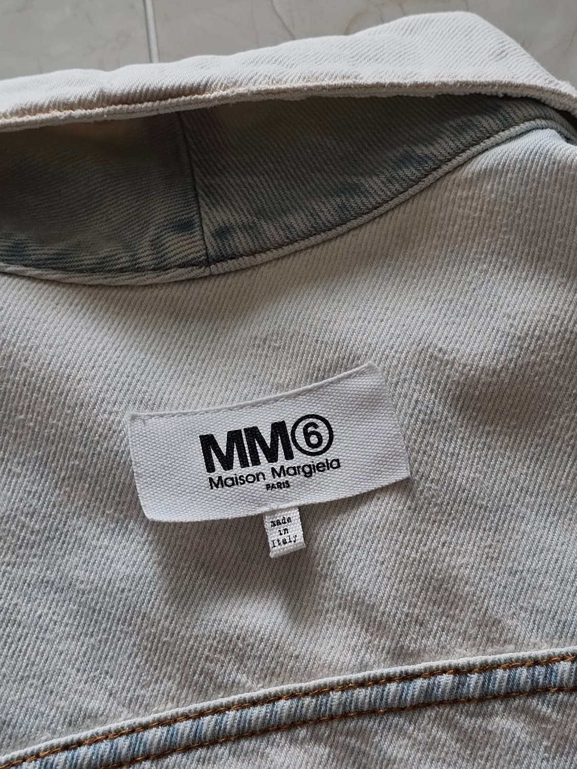 SS19 Margiela mm6 블리치드 리버시블 데님 트러커 자켓 상품이미지6
