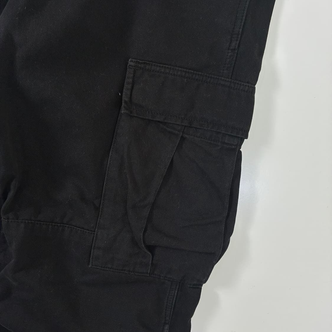 Carhartt  칼하트 WIP 레귤러 블랙 카고 팬츠  상품이미지5