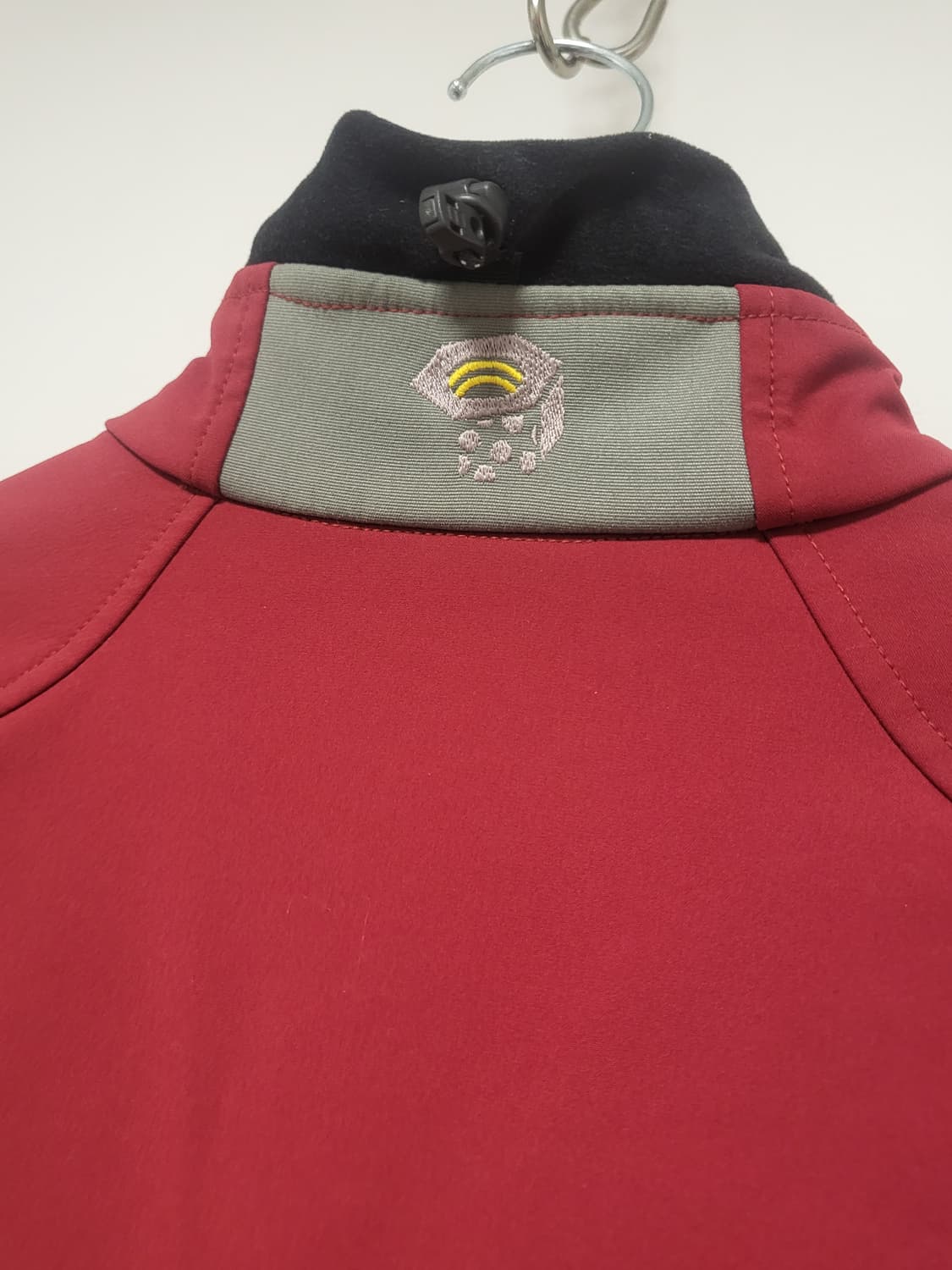 마운틴하드웨어 소프트쉘자켓 상품이미지6