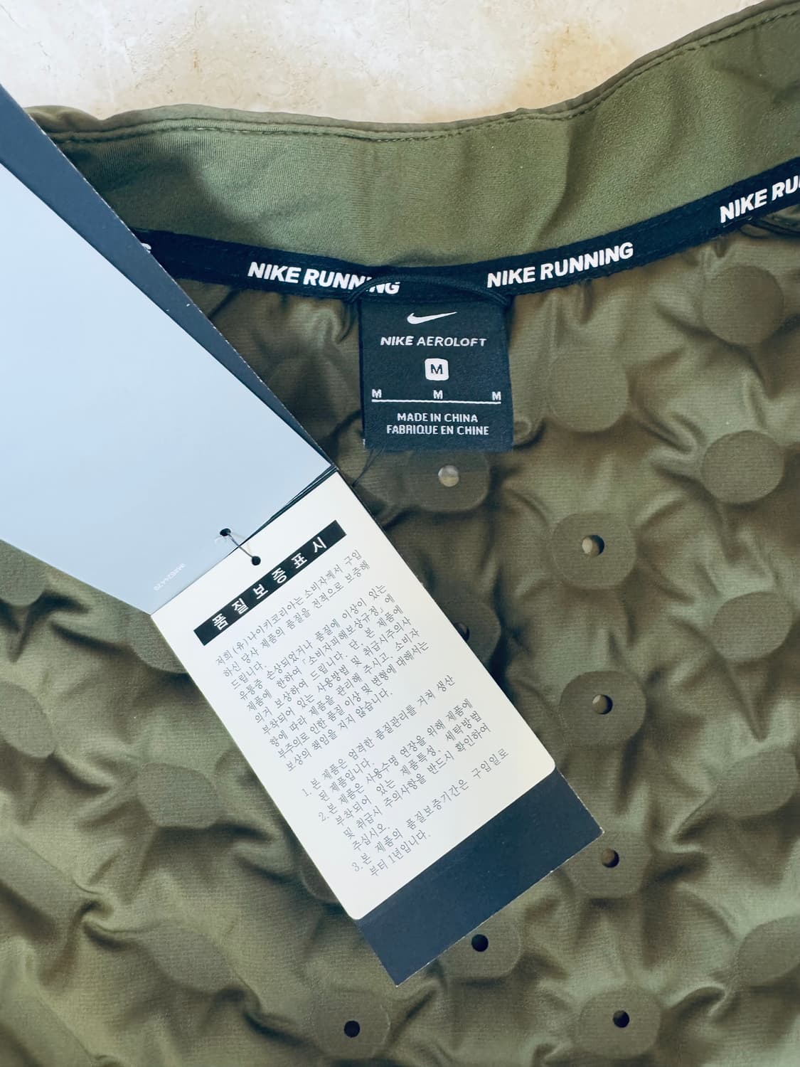 나이키 에어로로프트 베스트 카키 구스다운 러닝조끼 상품이미지3