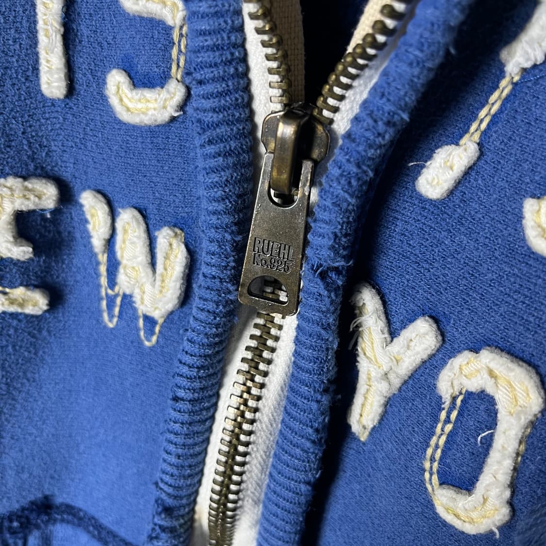 [Ruehl No. 925] 루엘 스펠로고 그런지 후드집업 상품이미지4