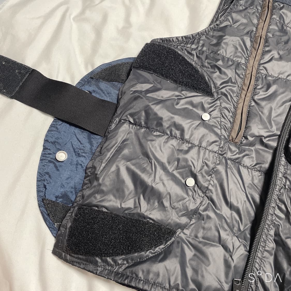 발렌시아가 유틸리티 패딩조끼 베스트 44 상품이미지4