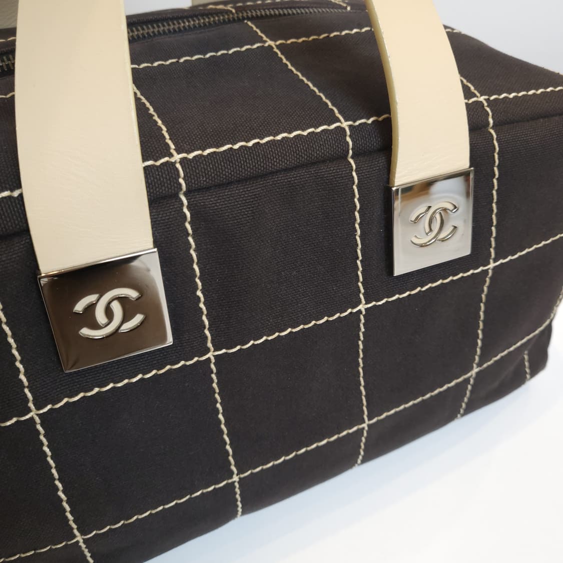 샤넬 초코바 캔버스 보스턴백 상품이미지5
