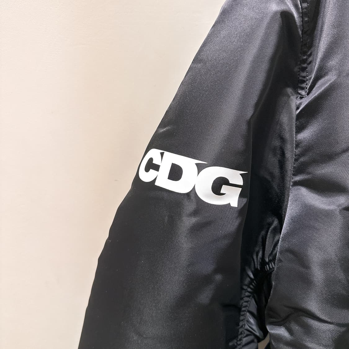 (정품/새상품) CDG X 알파인더스트리 블랙 MA-1 항공점퍼 상품이미지2