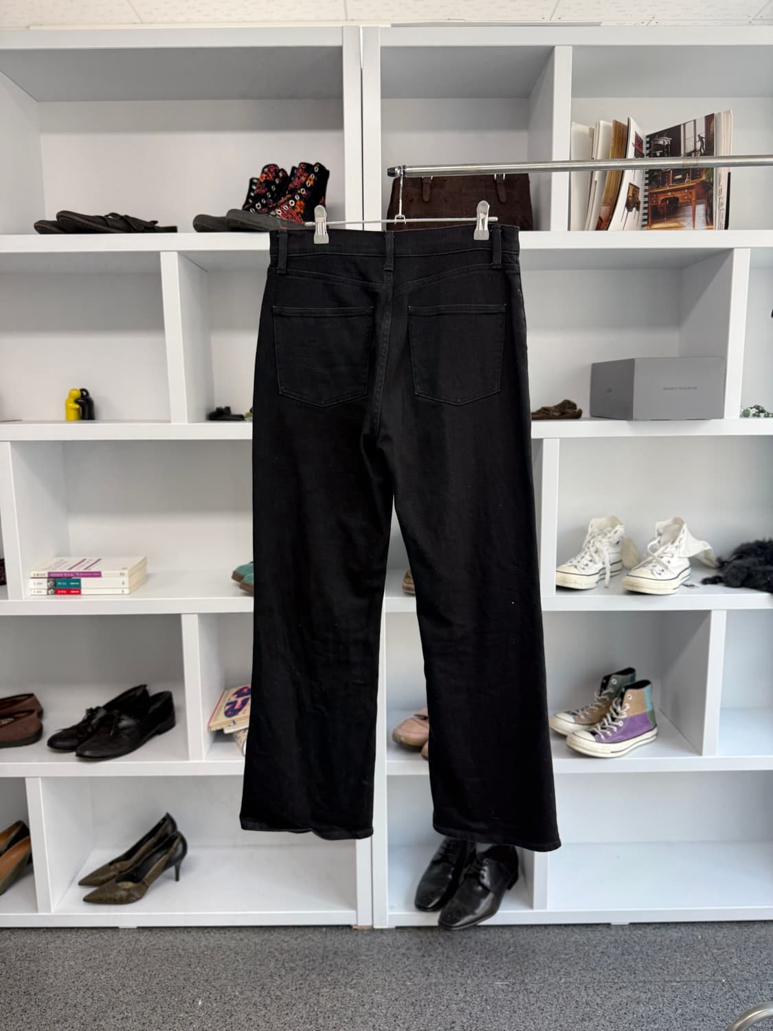 uniqlo 블랙 플레어 진 상품이미지3