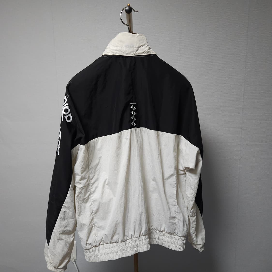 95 ) 아디다스 손흥민 에센셜 우븐 바람막이 상품이미지7