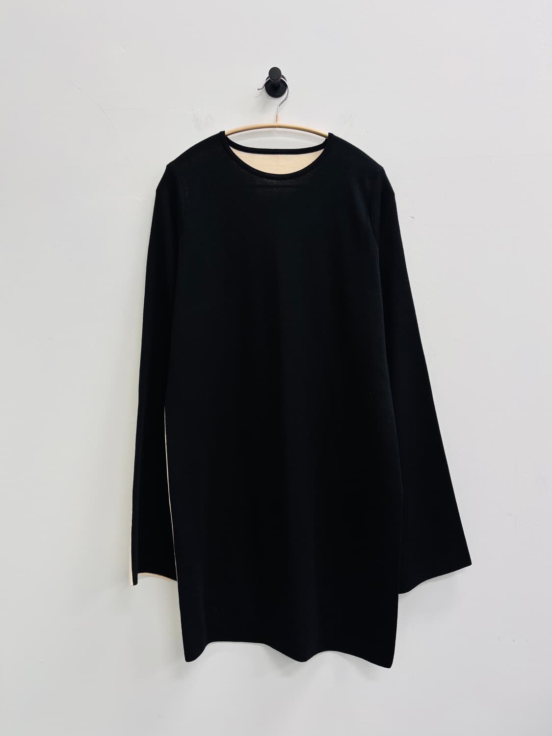 렉토(RECTO) 백 컬러 블록 니트 롱 탑 블랙 & 베이지  상품이미지1