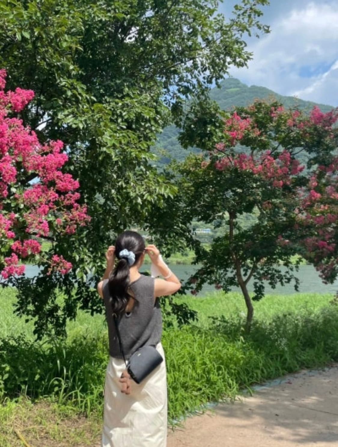 A.P.C.)데미룬 하프문 미니백 블랙 정품 상품이미지9