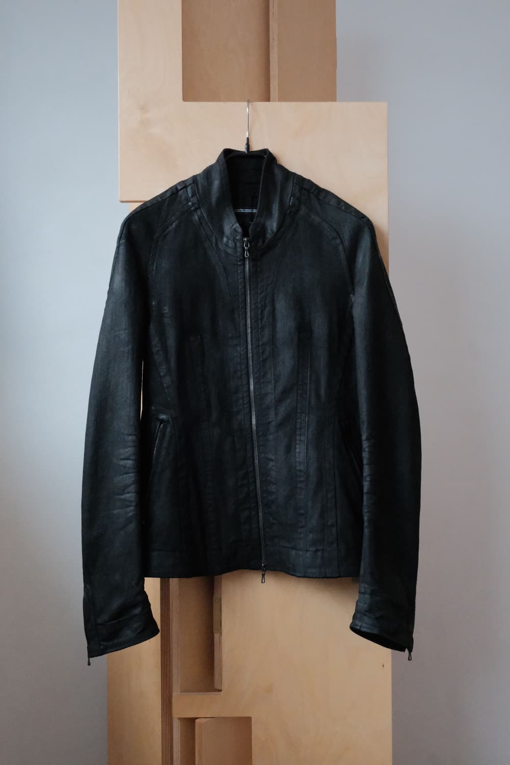 JULIUS Seamed Coated Jacket 상품이미지1