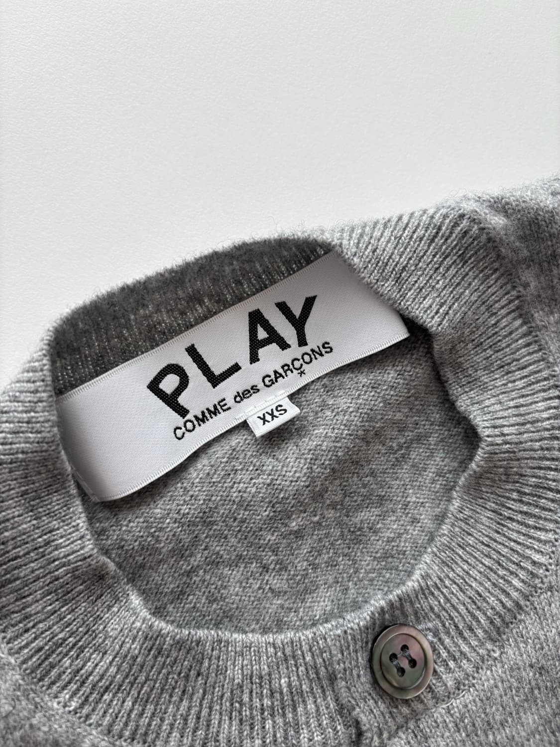 꼼데가르송 PLAY 회색 가디건 XXS 상품이미지4