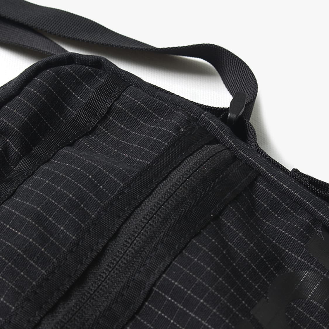  SUPREME "Black Shoulder Bag" 상품이미지4