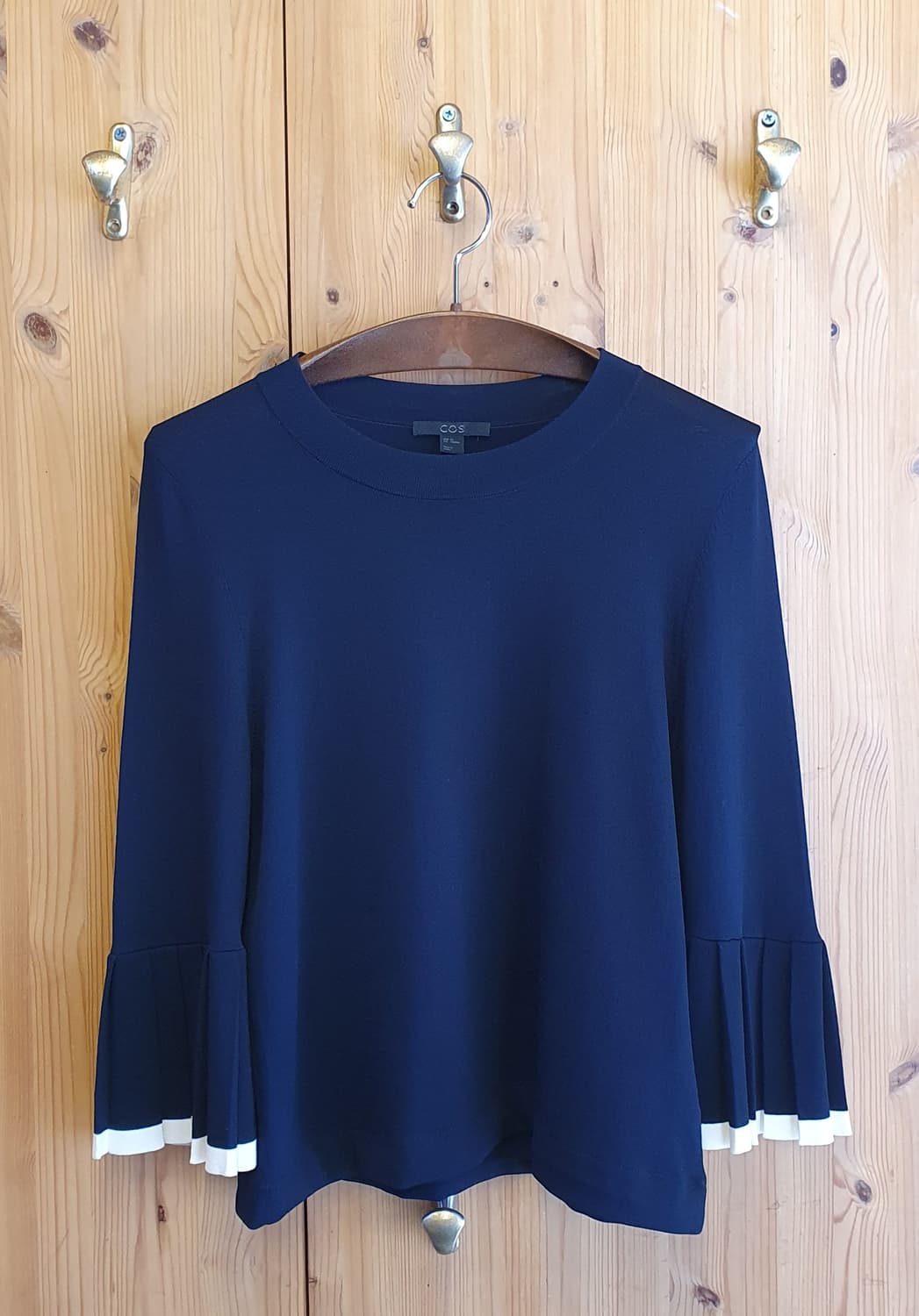 55.COS 크롭 프릴 블라우스 상품이미지1