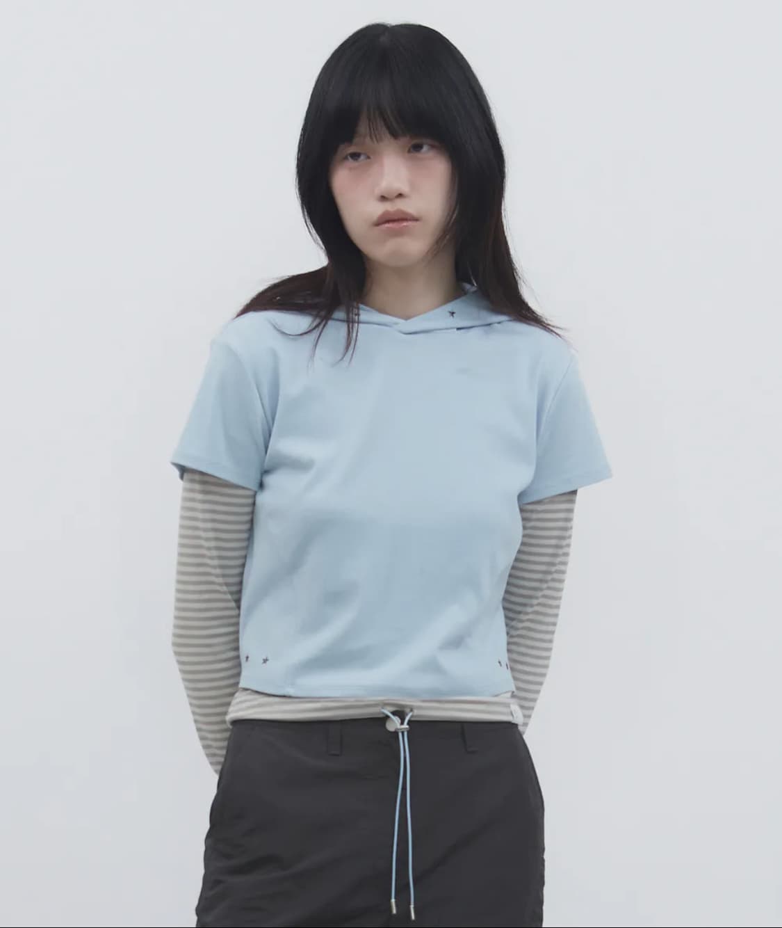 뚜오미오 STUD LAYERED HOODIE [BABY BLUE] 상품이미지1